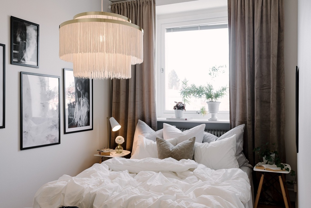 Kattovalaisin Frans valkoinen