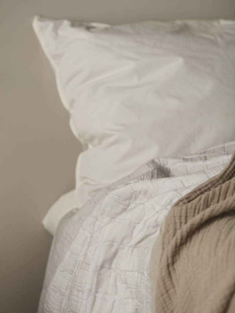 Päiväpeite Mavis, 260 x 260 luonnonvalkoinen