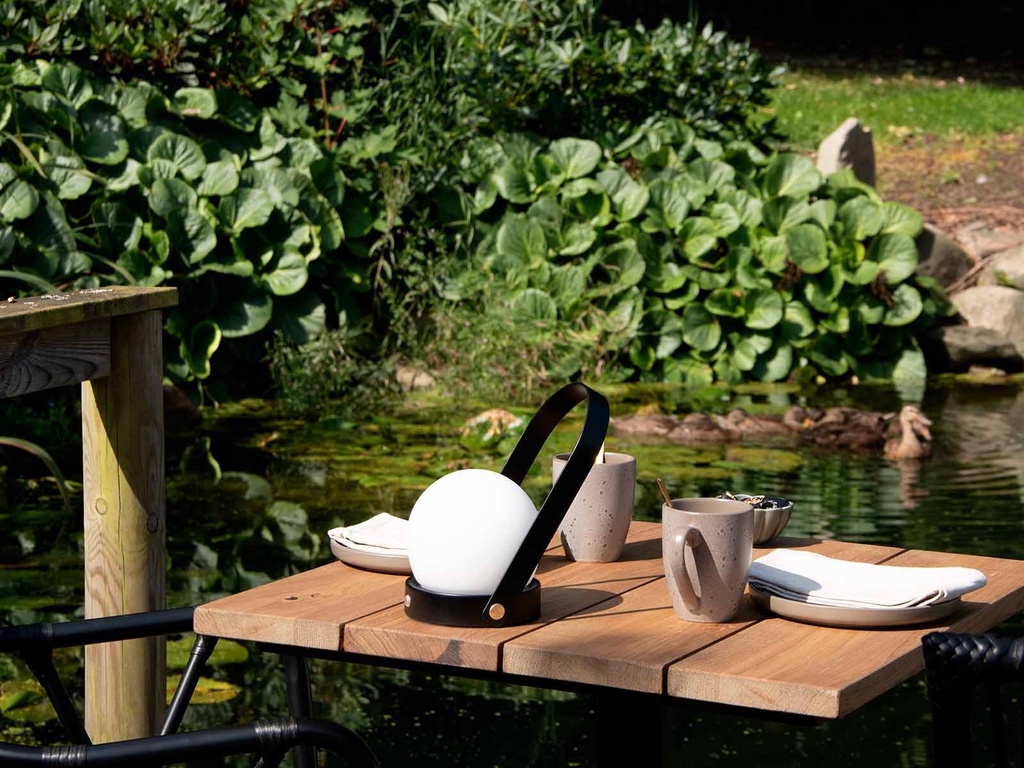 Ladattava LED-valaisin David musta