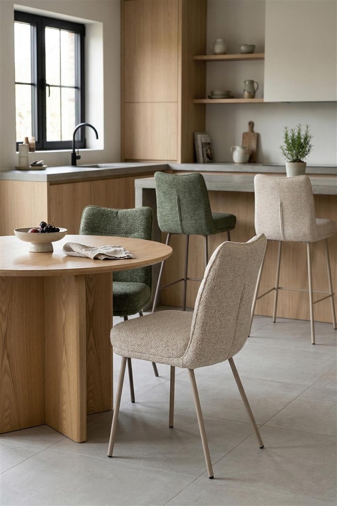 Jakkara Cecile, Natural 